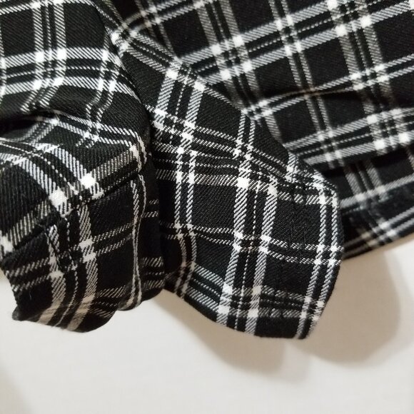 Altar'd State skort Medium Bonnie plaid button accent mini stretch - Picture 8 of 16